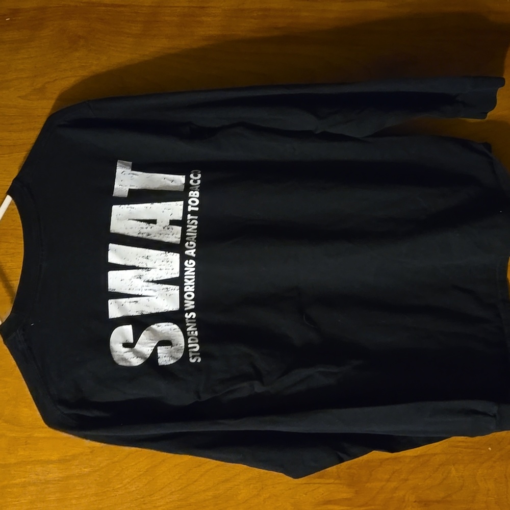 Longsleeve Tshirts: Medium D